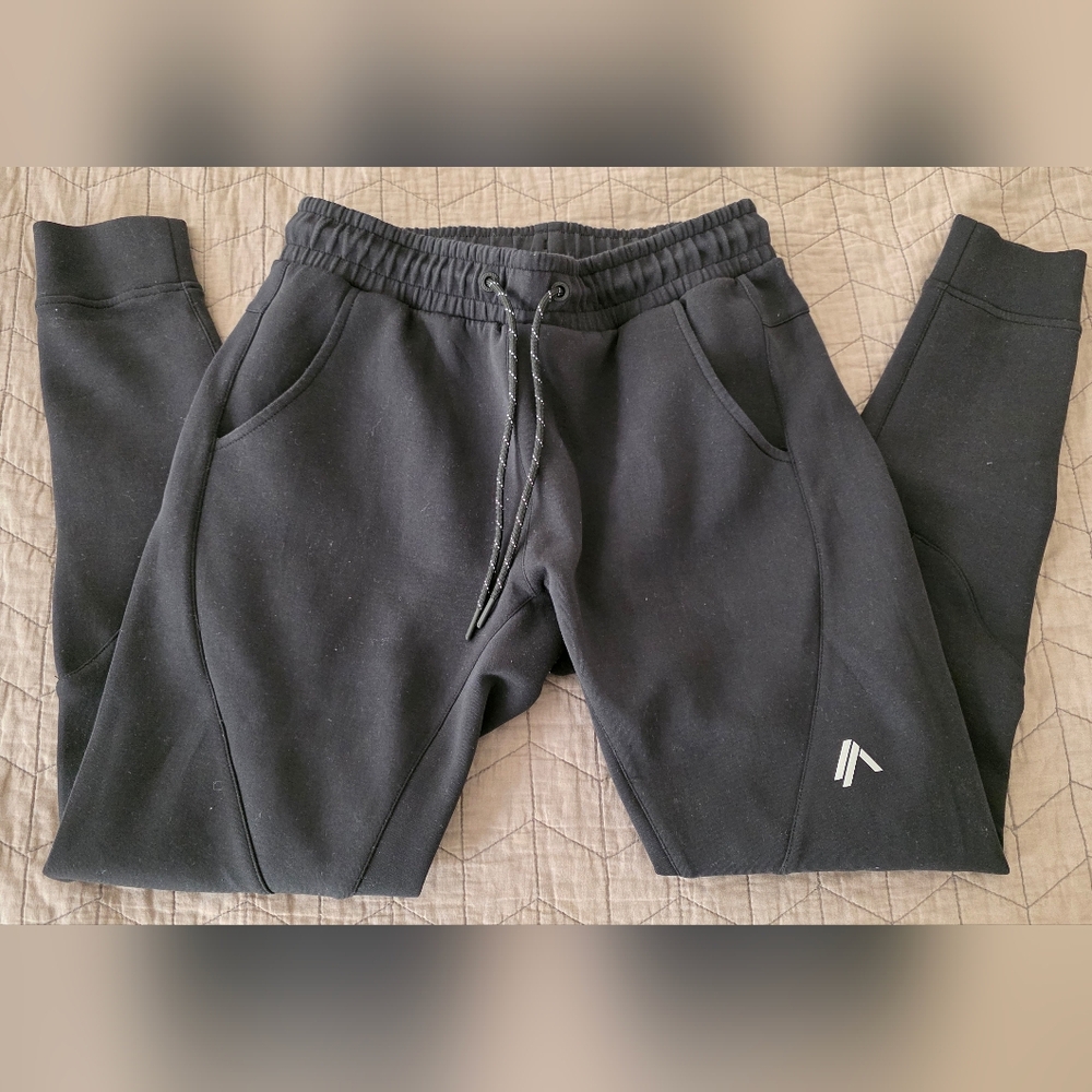 Alphalete Elements Joggers - M - Black
